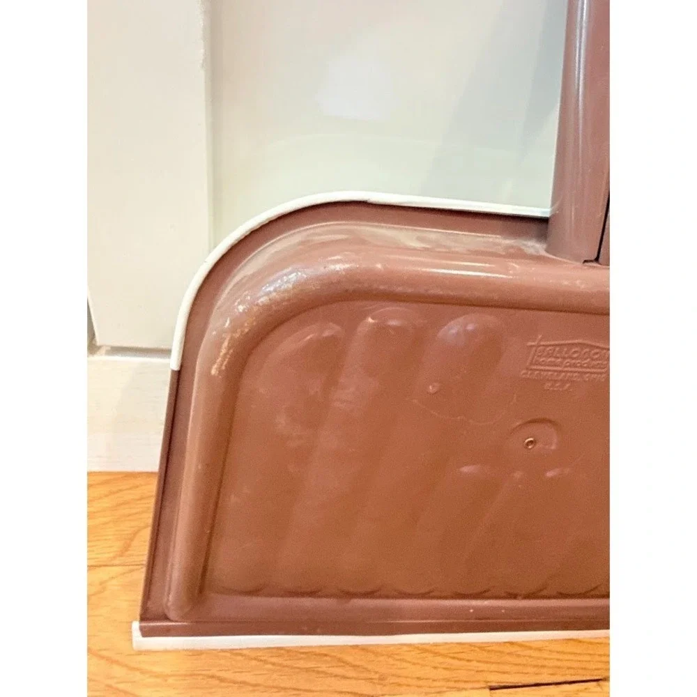 Vintage Metal Spice Of Life Brown Dust Pan Ballonoff Cleveland USA Veggies